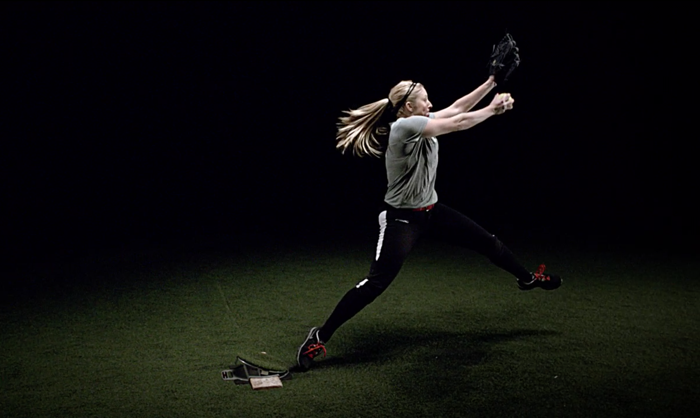 FEATURE: Pitching Pink - A Look at Houston Softball - University